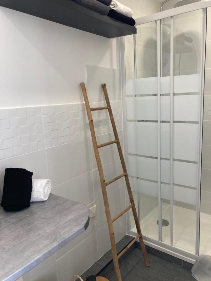 Le Gaudissart 2 Apartment Барселонет Екстериор снимка